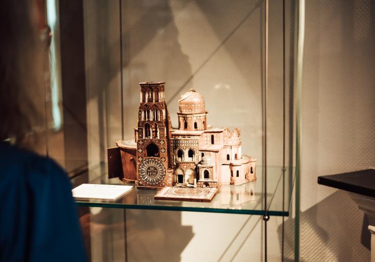 vitrine met maquette